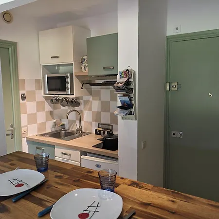 Dans Apartment