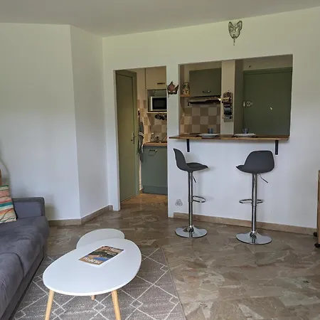 Dans Apartment
